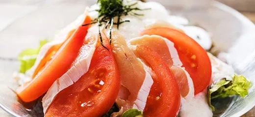 タクミサラダ(ささみとトロロのサラダ ⻘しそドレッシング)